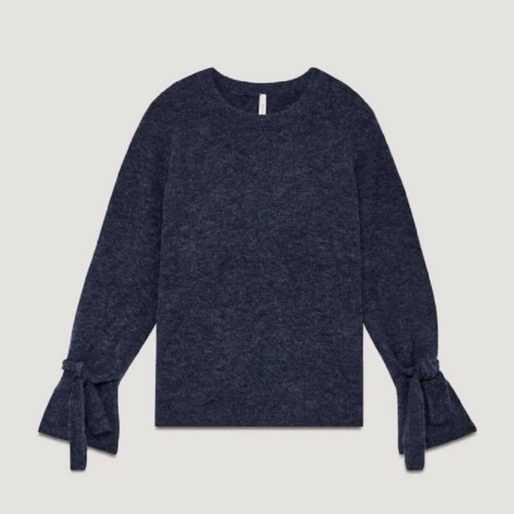 The group by babaton malcorra sweater